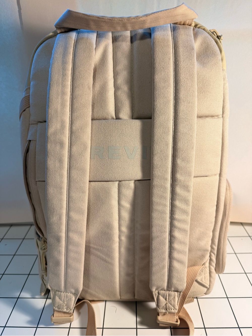 Brevite Jumper camera backpack 18L boulder tan/beige with padded camera dividers - Picture 2 of 11